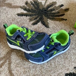 Baby boys stride rite zips sneakers 6 1/2m